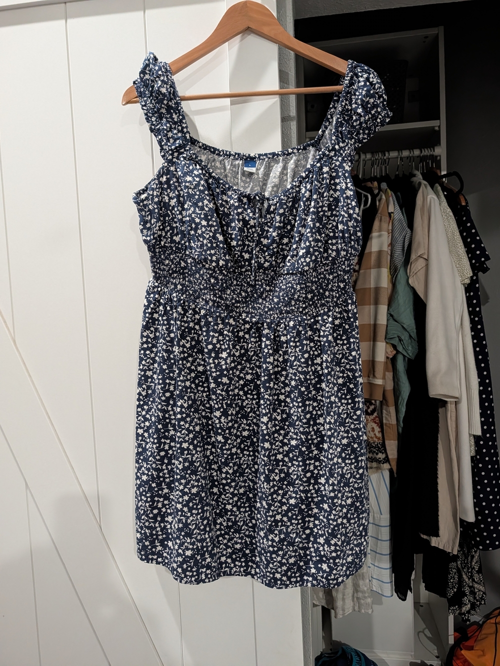 Old Navy Navy & White Floral Smocked Midi Dress